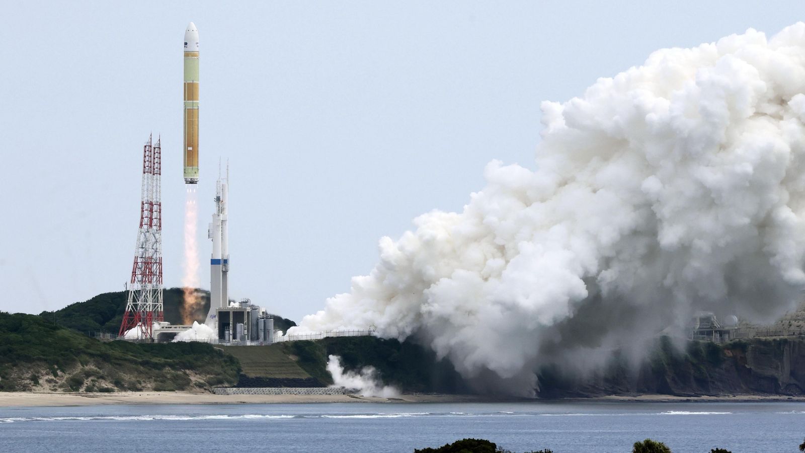 Satélites em órbita ameaçam observação astronômica — estudo pede limite de 100 mil unidades