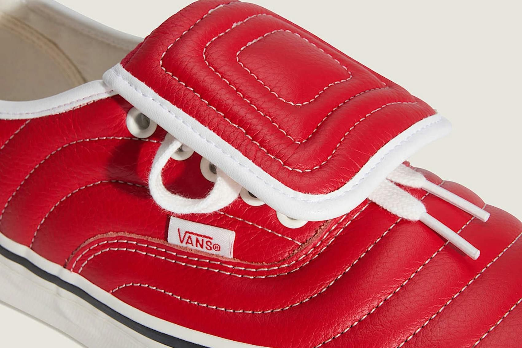 Vans Authentic 44 evoca estética de Wales Bonner em novo lançamento
