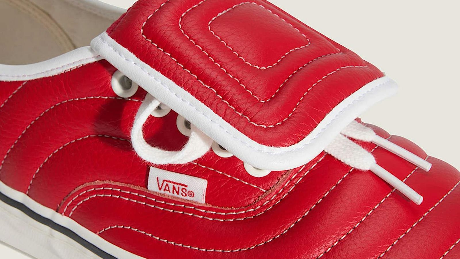 Vans Authentic 44 evoca estética de Wales Bonner em novo lançamento