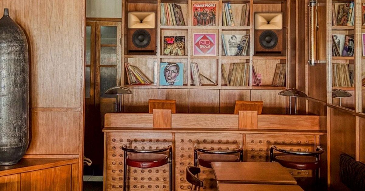 SOBO: Restaurante parisiense une gastronomia, design e som em 80 m²