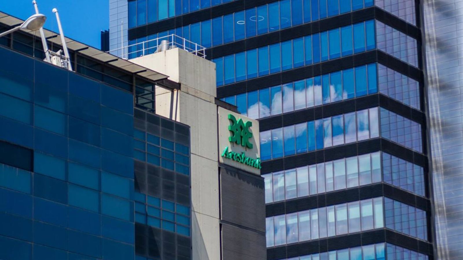Aresbank atinge lucro recorde de 16 milhões de euros em 2025