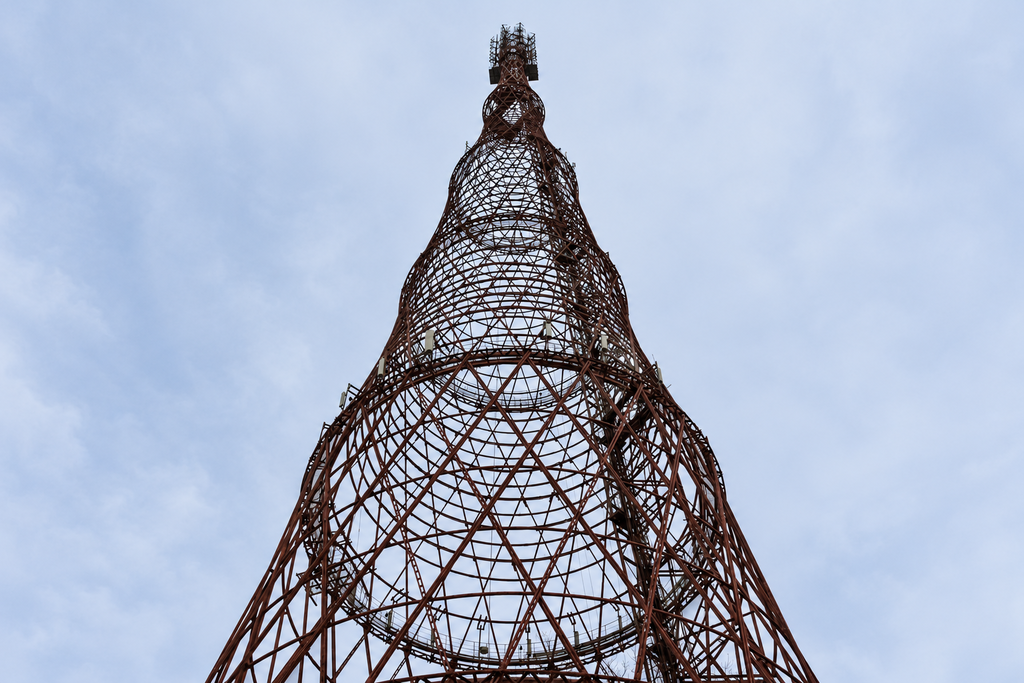 Torre Shújov: o dilema de Moscou entre preservar a história e o futuro