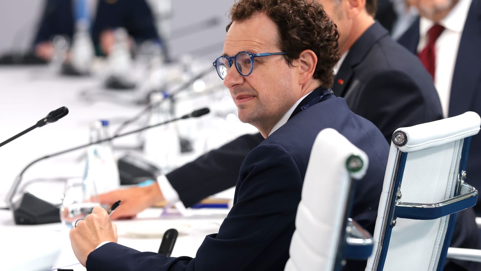 Amodei e Altman se encontram no G7 — sob sombra de restrições da Casa Branca
