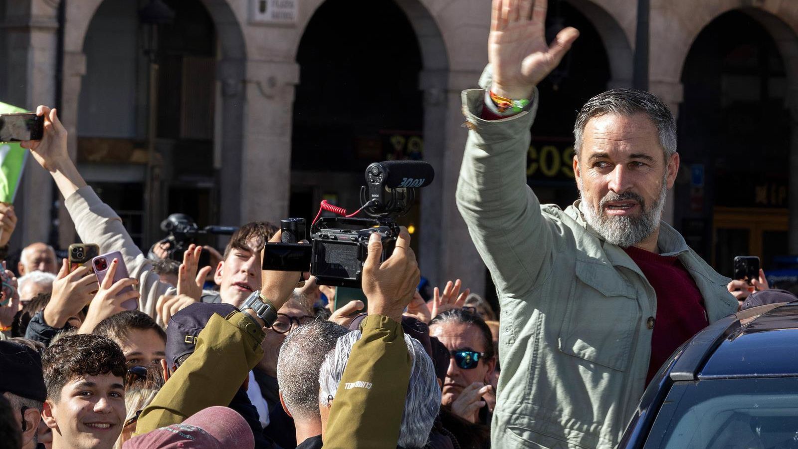 Protestos em Maó: Tensão entre Vox e manifestantes termina em confronto policial