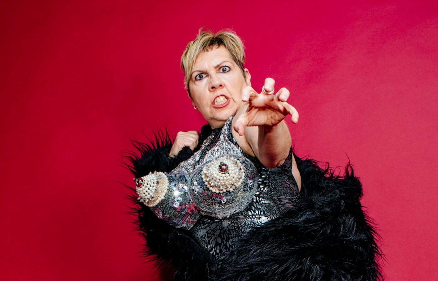 Alina Troyano e a criação de Carmelita Tropicana — o legado da performance queer no teatro