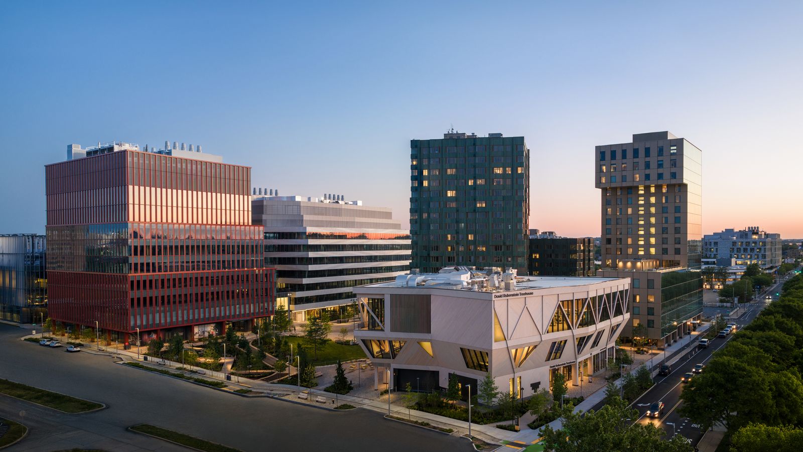 Studio Gang e Henning Larsen entregam campus de ciências da vida em Boston