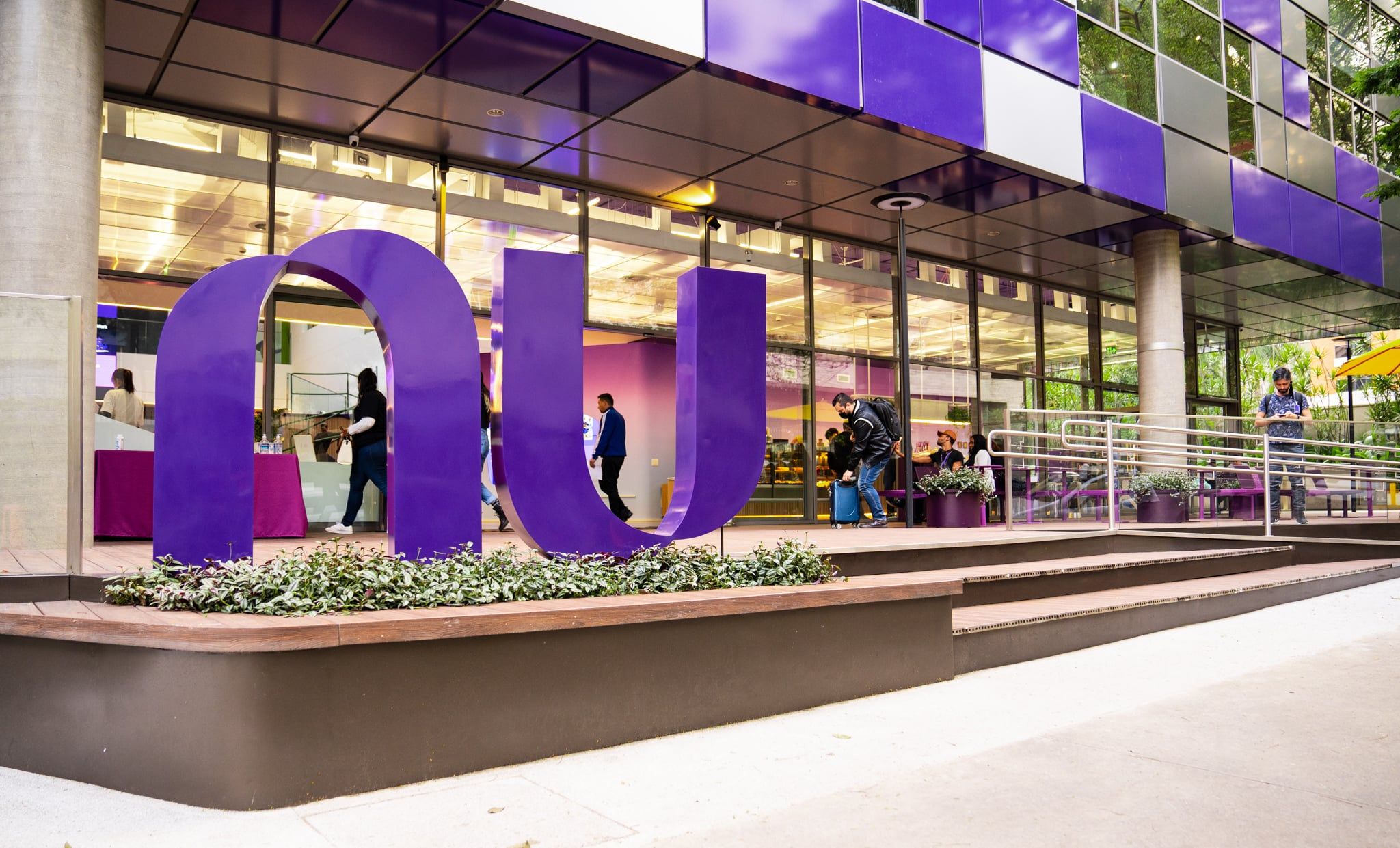 Nubank amplia liderança e bancos tradicionais perdem terreno na principalidade