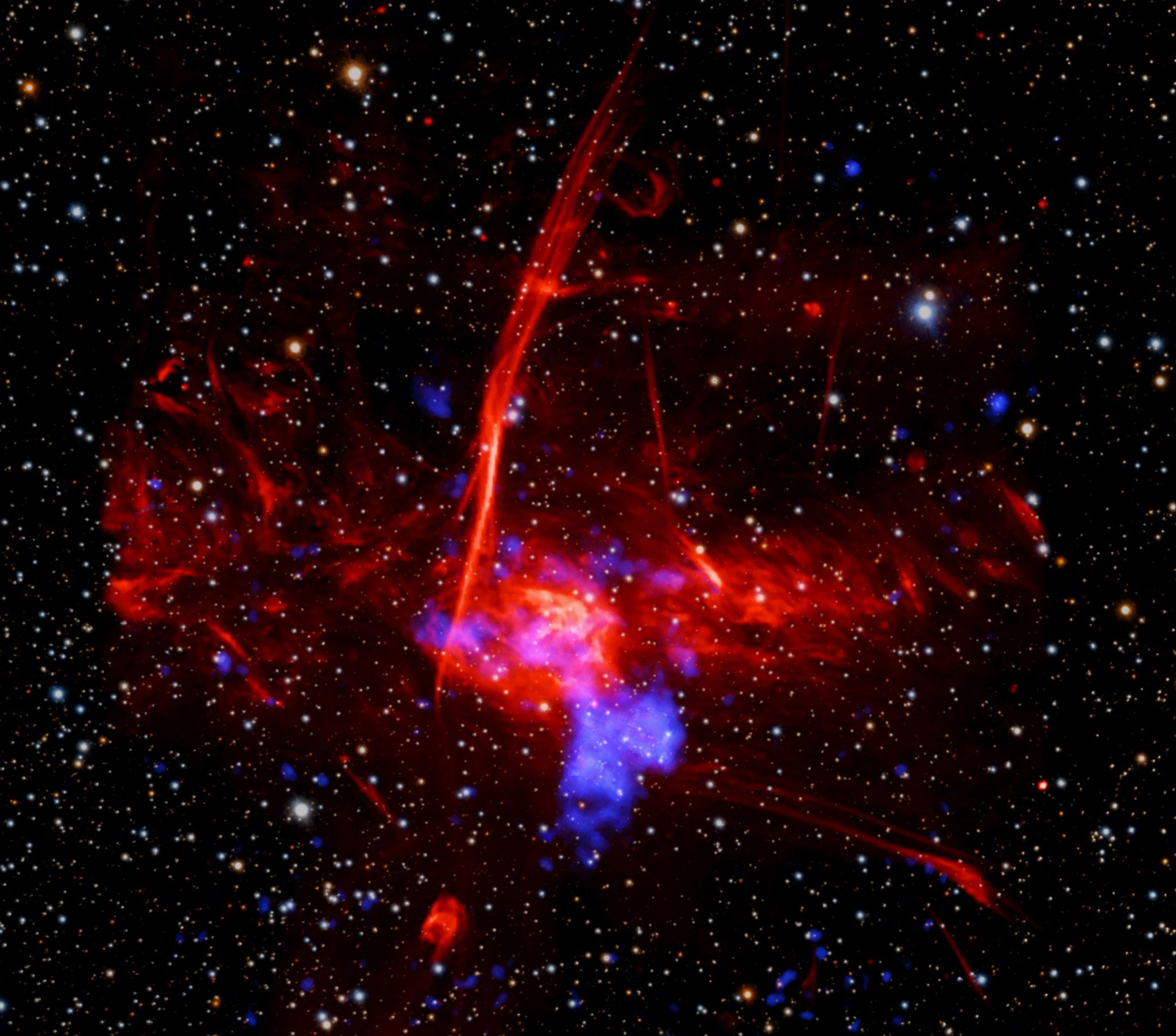 Chandra identifica possível remanescente de supernova perto do centro da Via Láctea