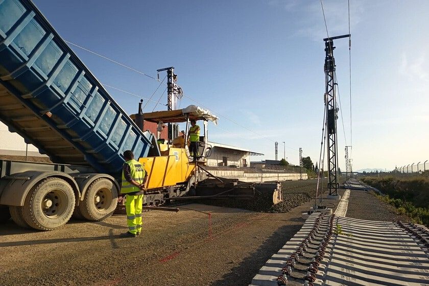 O trem espanhol que, para andar 200 km, dá uma volta de 10 horas