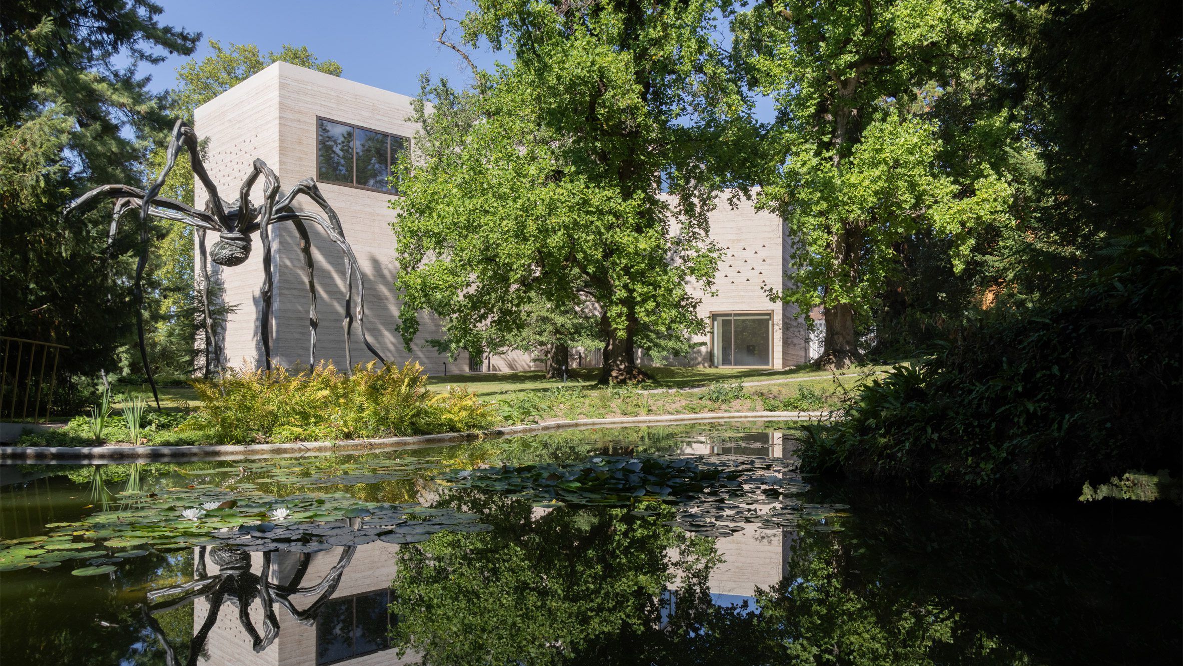 Peter Zumthor expande Fondation Beyeler com prédios que abraçam a natureza