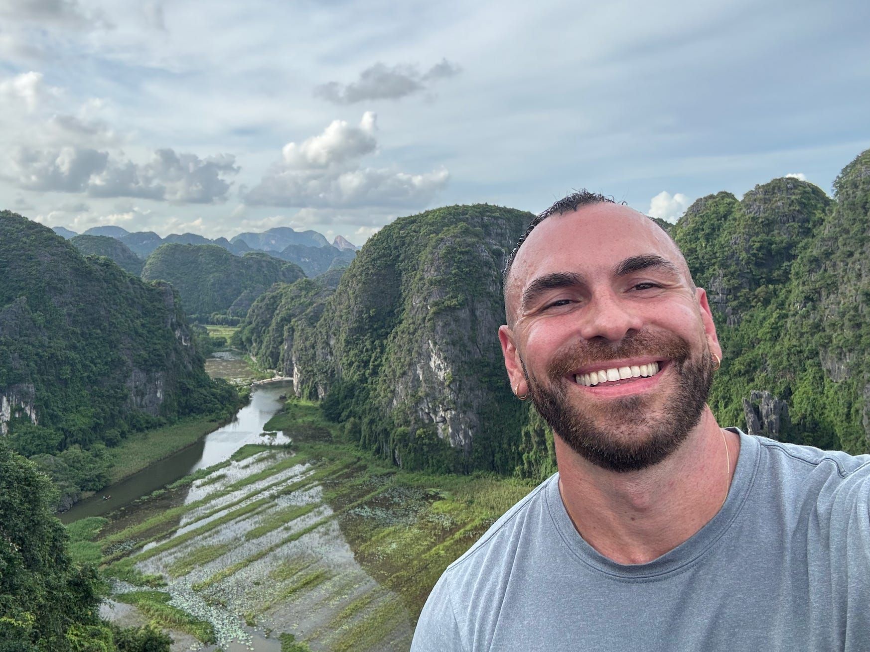 Ex-líder do Google troca cargo de US$ 300 mil por reflorestamento no Camboja