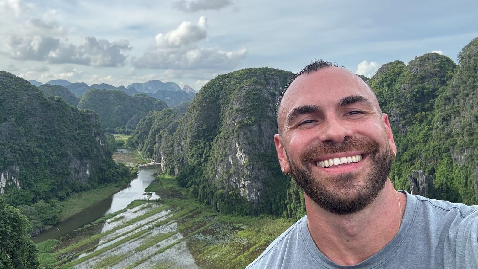Ex-líder do Google troca cargo de US$ 300 mil por reflorestamento no Camboja