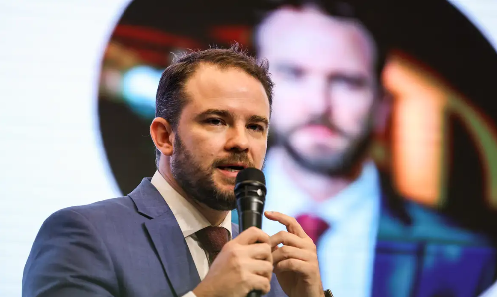 Durigan alerta que pautas do Congresso pressionam inflação e juros