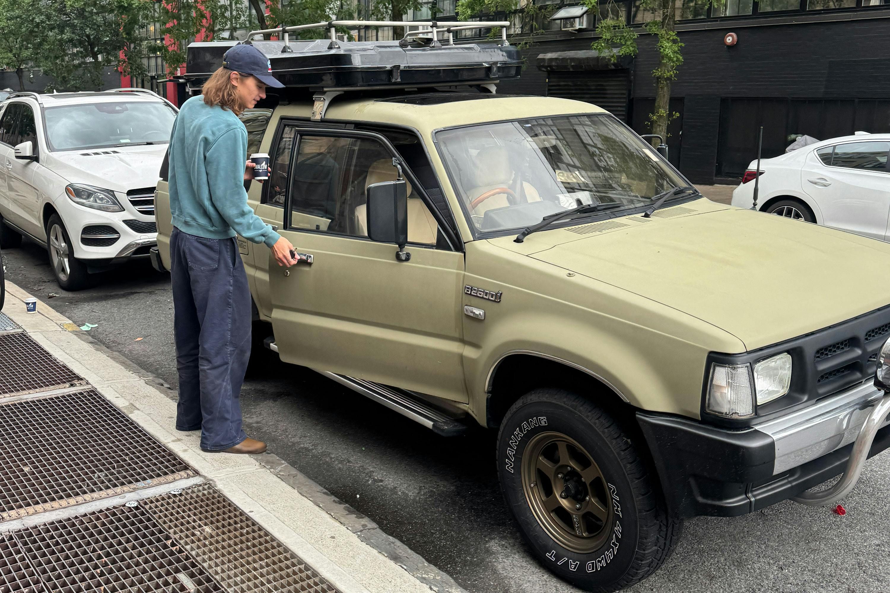 A rebelião do asfalto: o carro como antídoto à perfeição digital