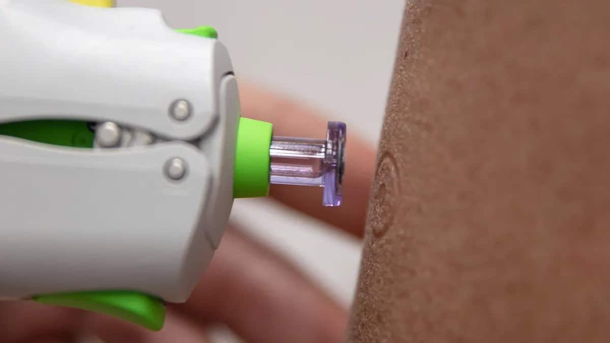 Vacina desenhada por IA supera testes de segurança em humanos
