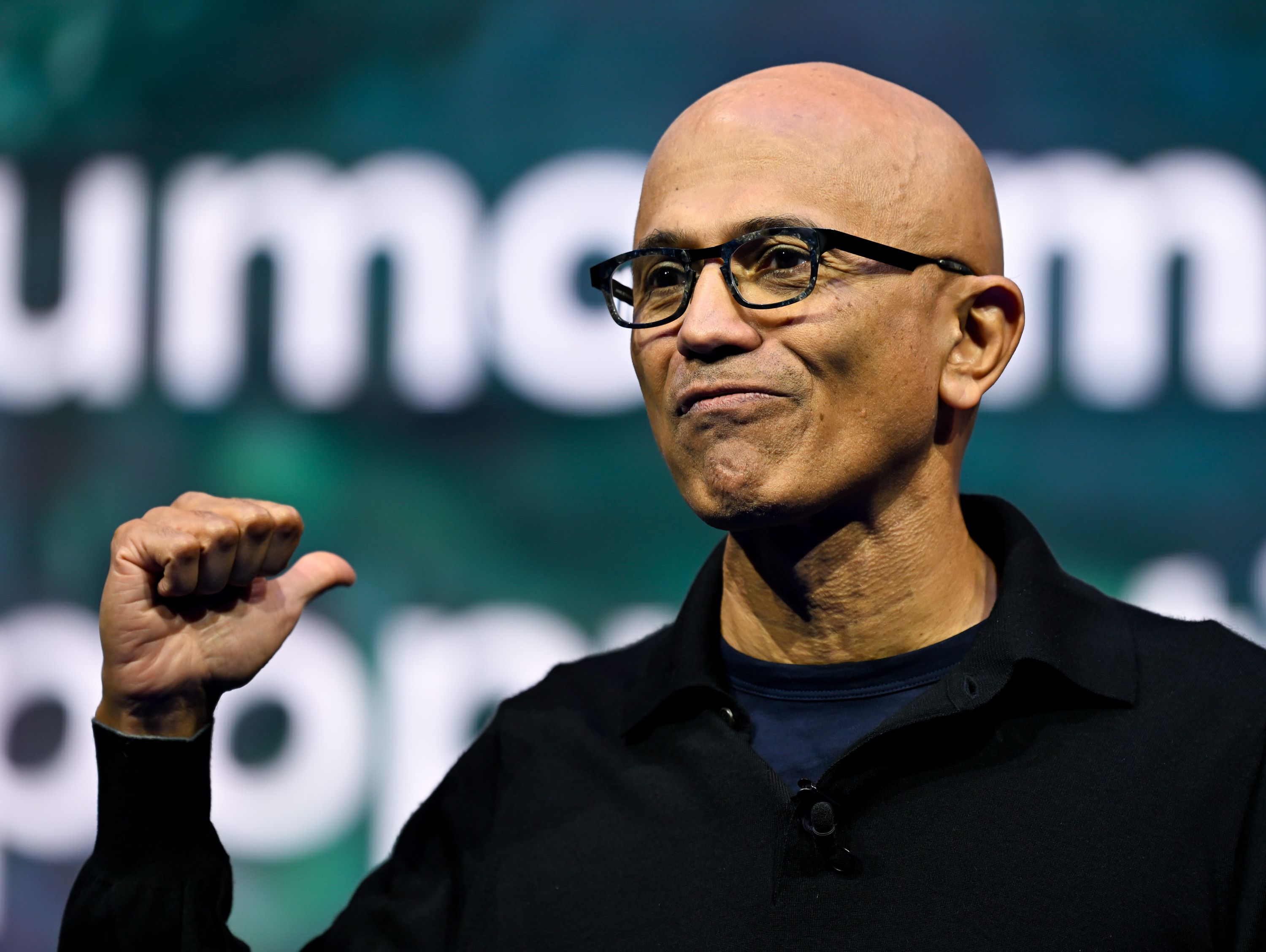 Funcionários da Microsoft questionam omissão de perguntas em pesquisa interna