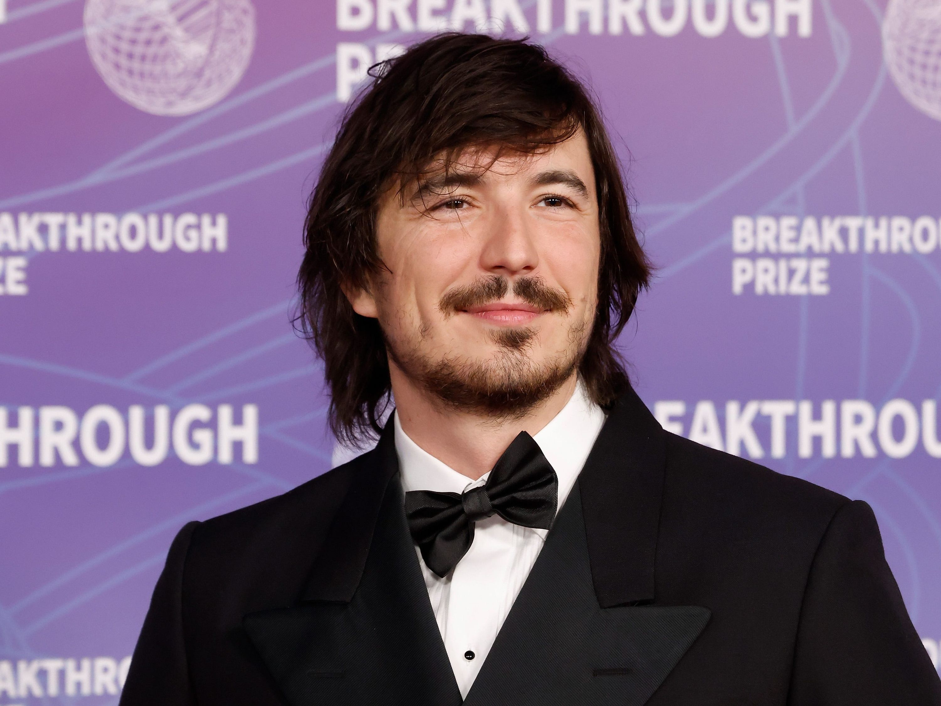 Robinhood corta 10% da força de trabalho para enxugar estrutura organizacional