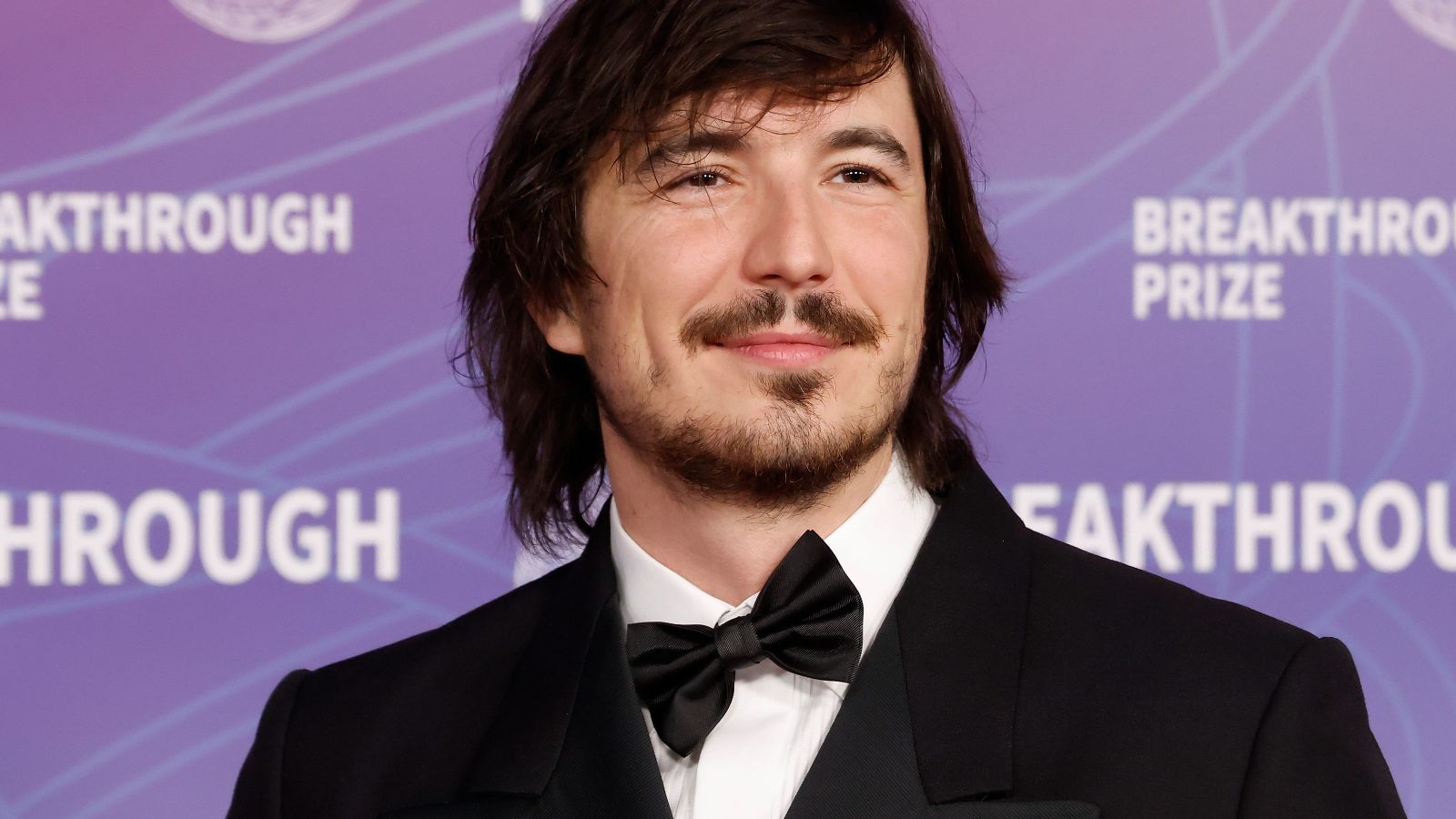 Robinhood corta 10% da força de trabalho para enxugar estrutura organizacional