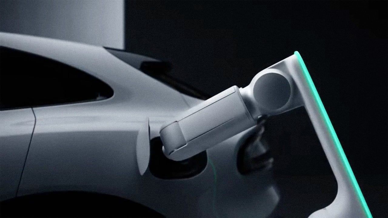 Xiaomi avança na automação residencial com braço robótico para carros elétricos