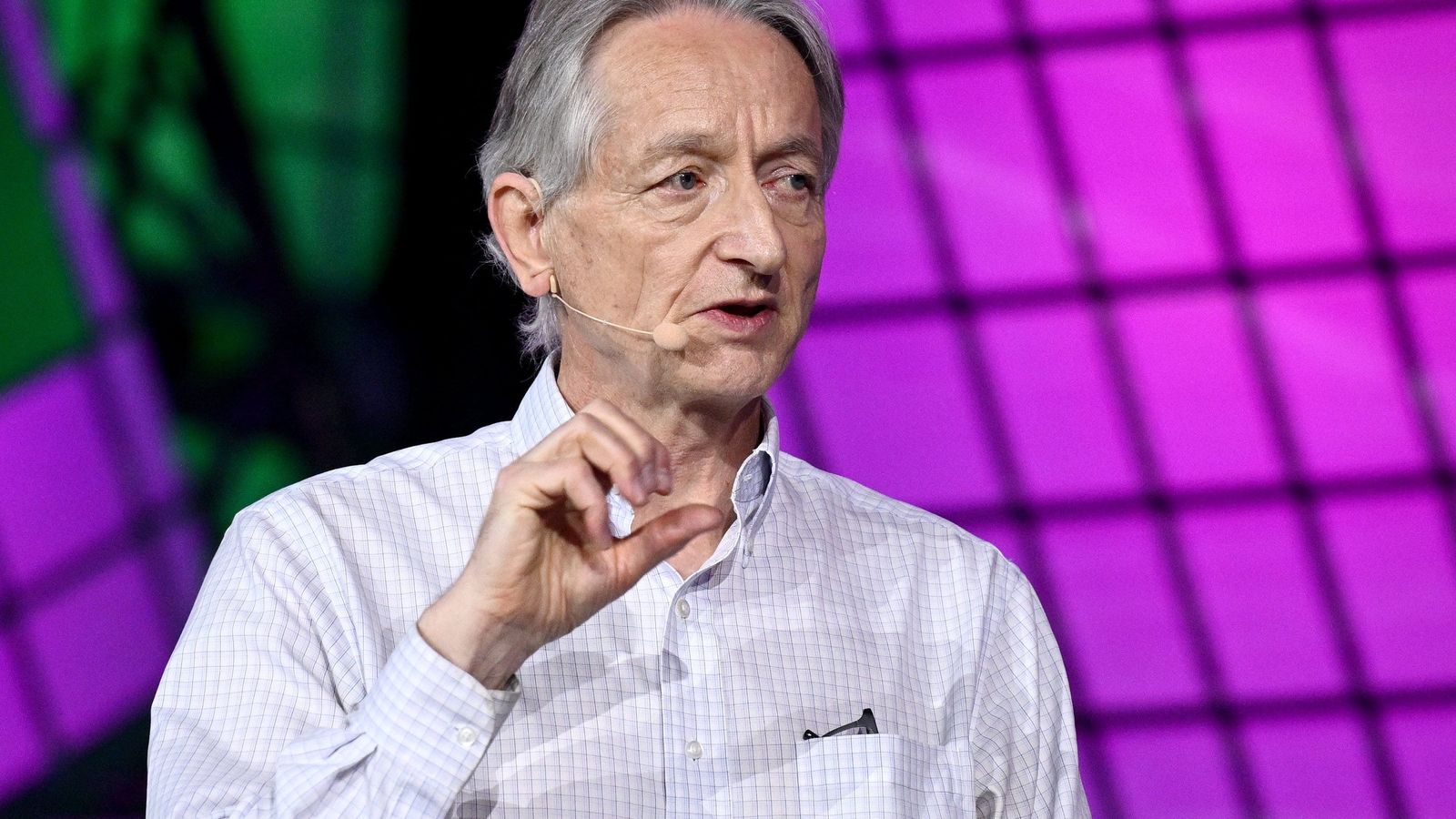 Geoffrey Hinton revê posição sobre IA militar após observar conflito na Ucrânia