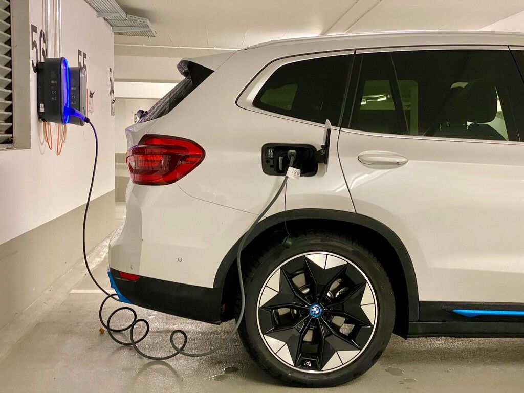 Baterias de carros elétricos duram mais que o esperado — e o mercado começa a notar