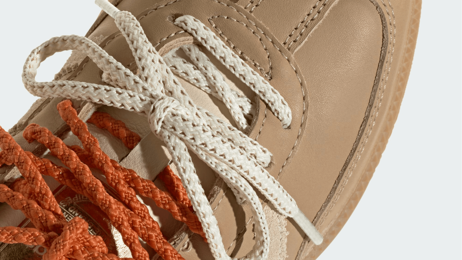 Adidas pega carona na Miu Miu para renovar o Samba