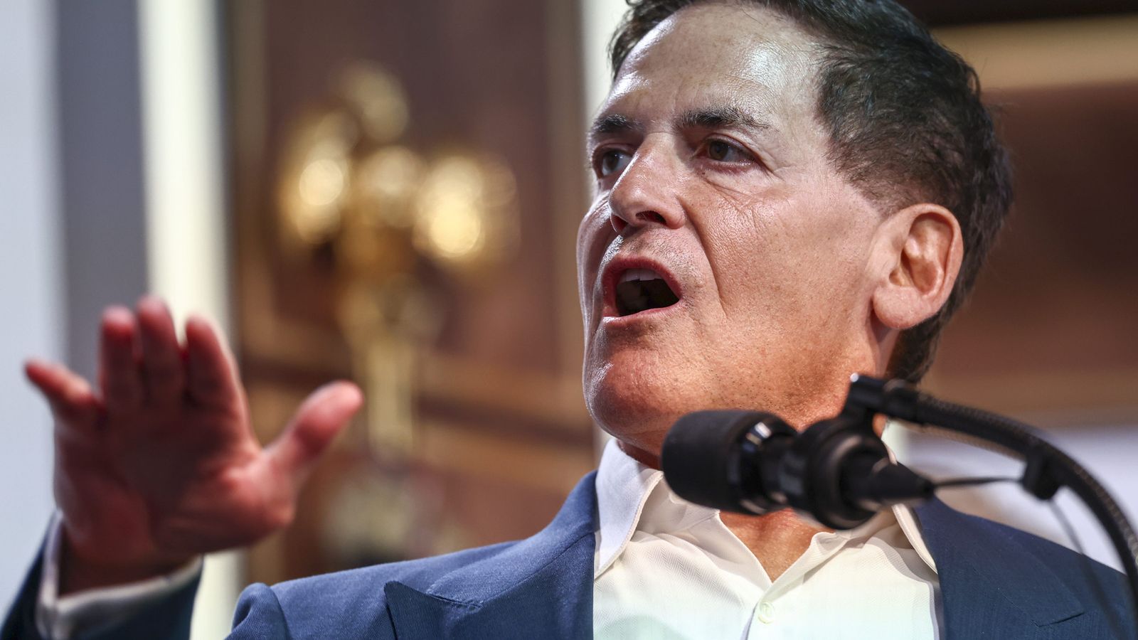 Mark Cuban aponta pequenas empresas como refúgio para talentos na era da IA
