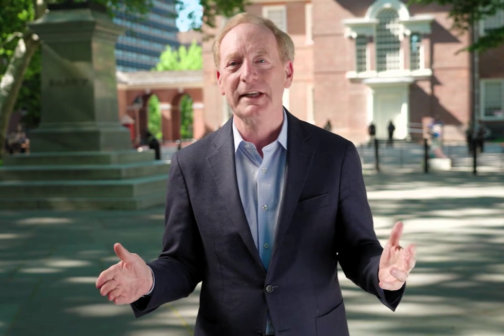 Brad Smith busca na história americana lições para o futuro da tecnologia