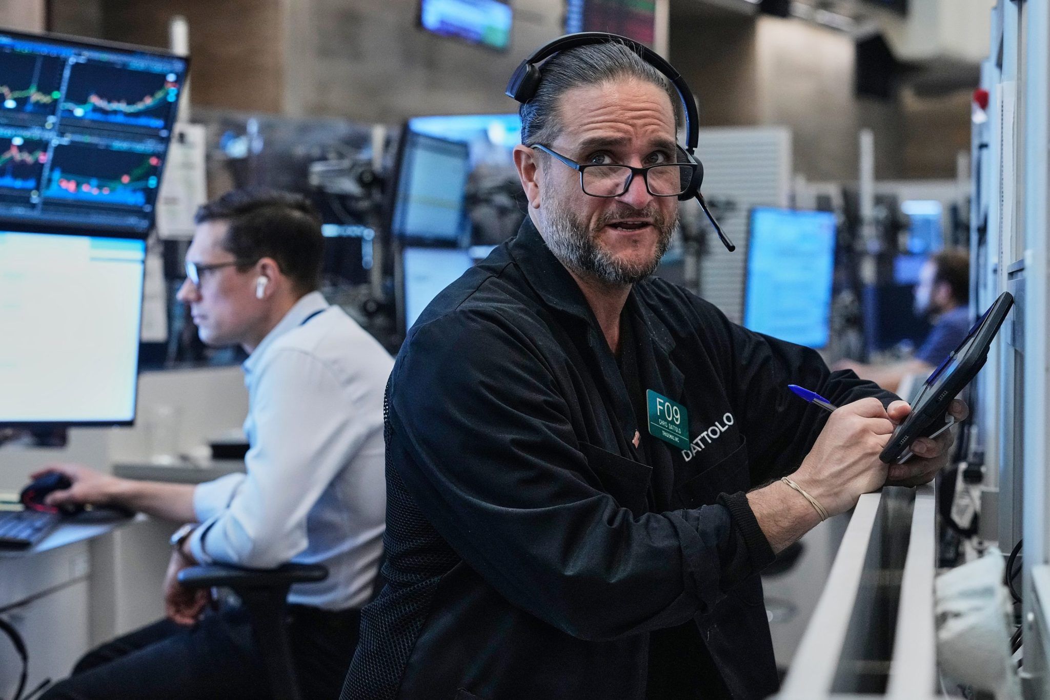 Volatilidade das big techs de IA testa resiliência do mercado em semana decisiva