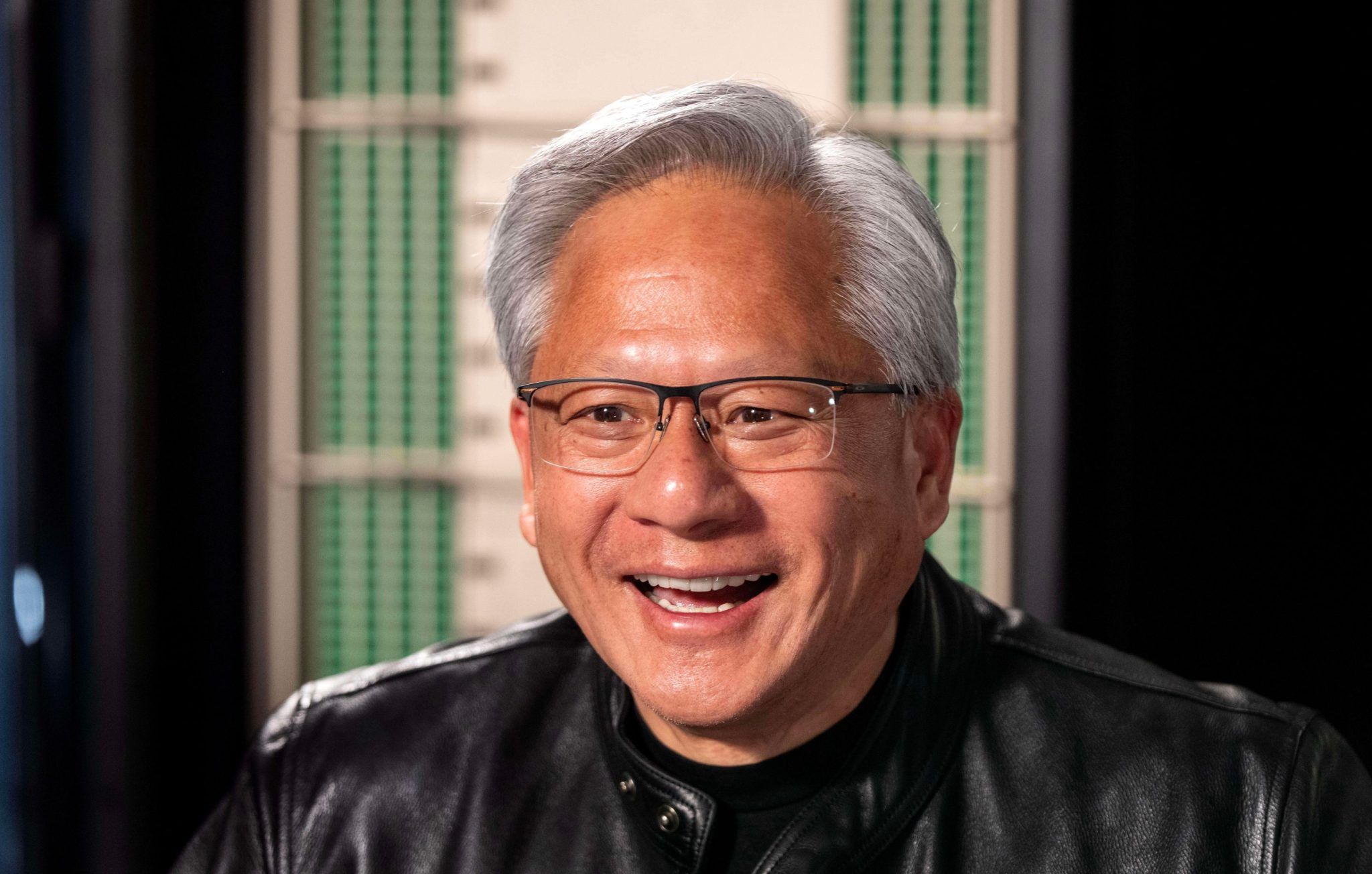Jensen Huang revela bastidores de conversas noturnas com Trump sobre IA