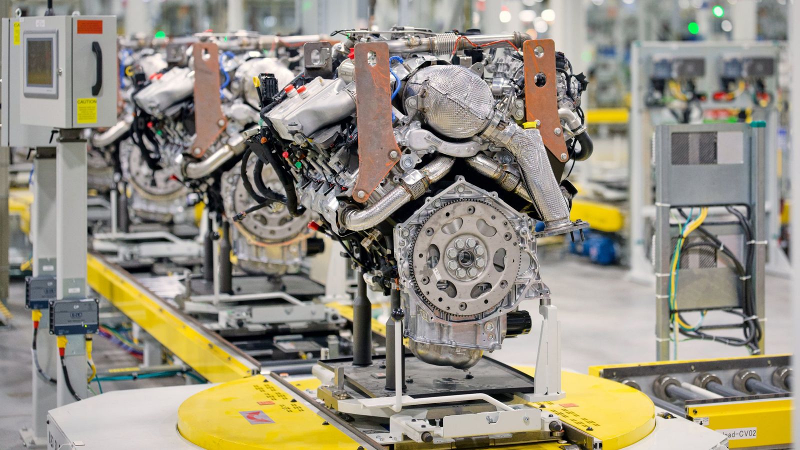 GM desafia Ford com novo motor Duramax V8 de 8.3 litros