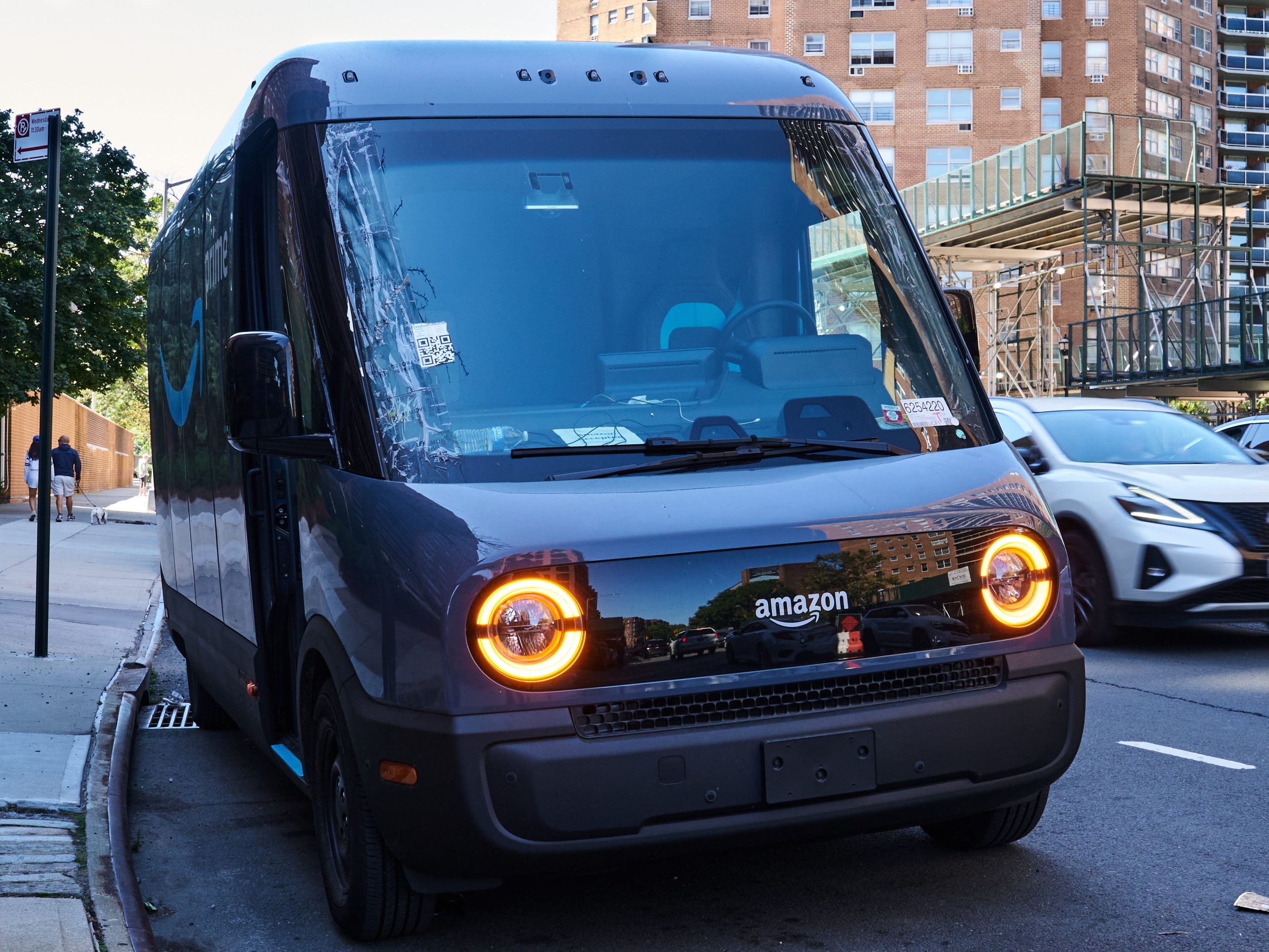 Vans da Amazon somam 14 mil multas em Nova York em 5 anos