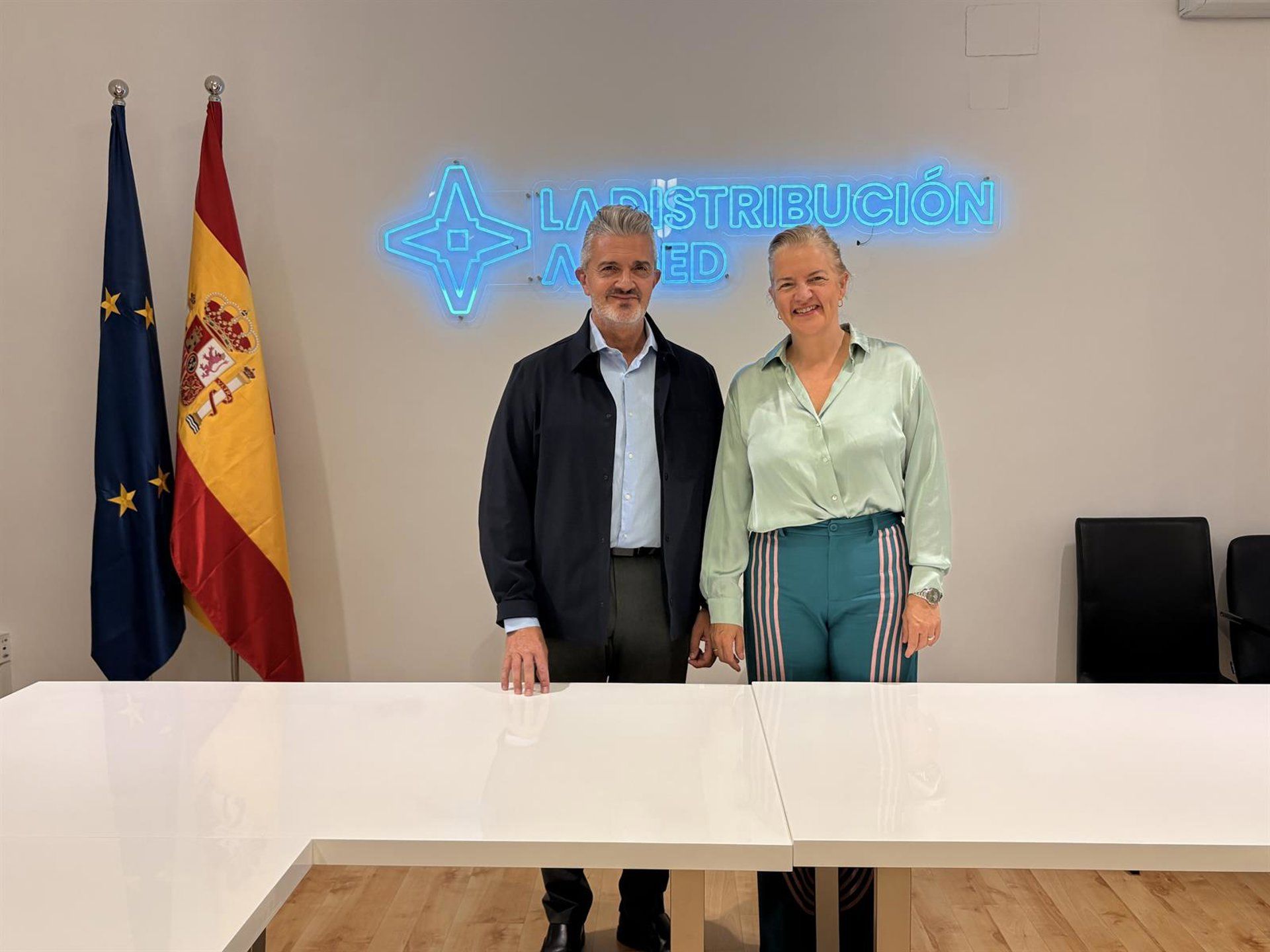 Anged e Re-Viste selam acordo para acelerar economia circular no setor têxtil espanhol