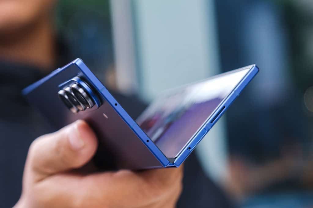 Samsung eleva preços dos novos dobráveis e divide linha Fold em duas versões