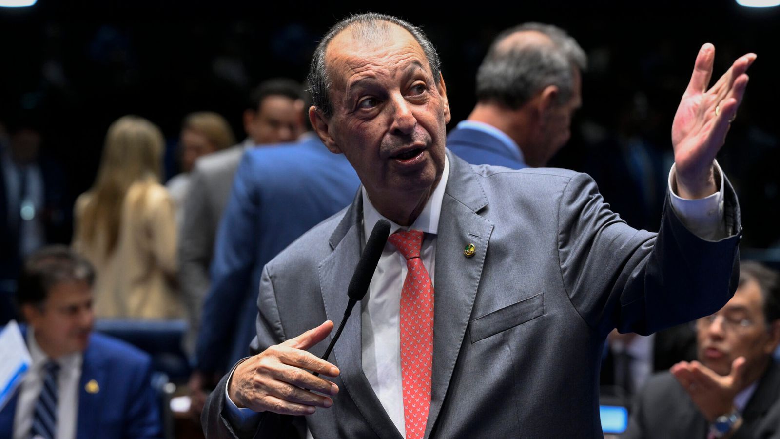 Fim do 6x1 avança sem mudanças: o teste de estresse para o mercado