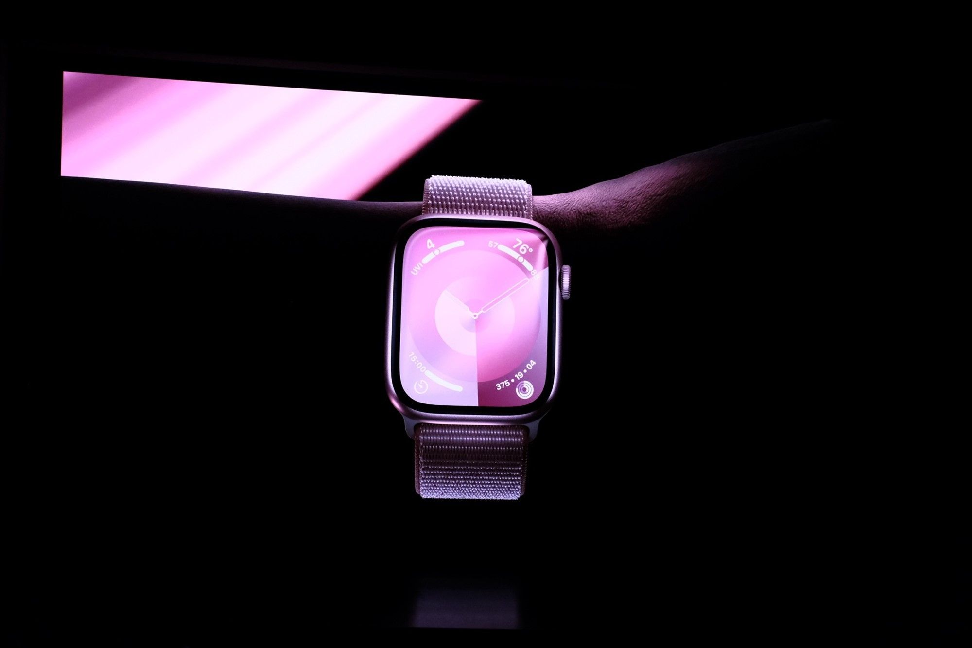 Apple encerra suporte a gerações recentes de iPad e Apple Watch — estratégia levanta críticas