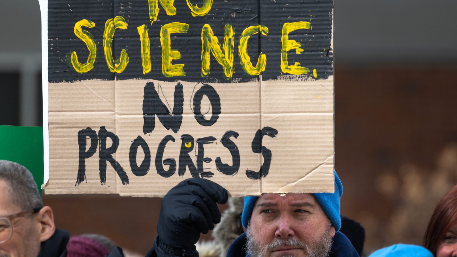 Trump propõe controle político sobre verbas de pesquisa — e cientistas temem colapso