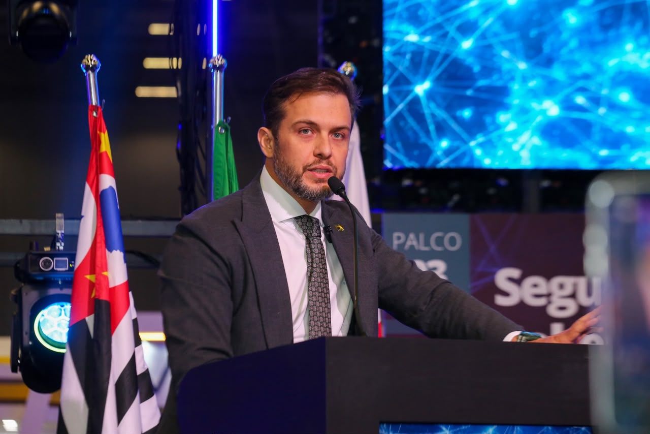 Economias do 5G viabilizam R$ 1,66 bilhão para TV 3.0 e IA