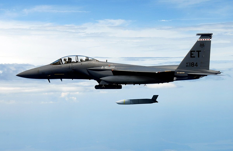 Os robôs-ferreiros da Machina Labs armam a Lockheed Martin