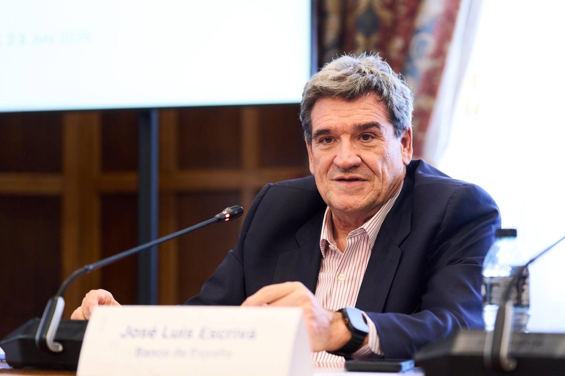 Escrivá pede redimensionamento de serviços públicos na Espanha devido à imigração