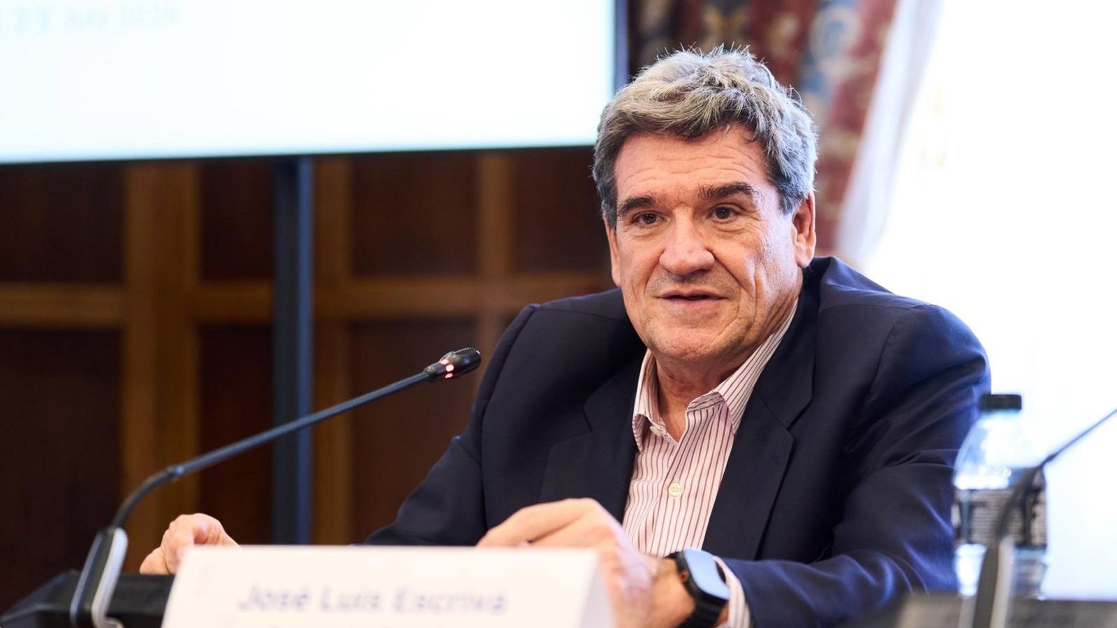 Escrivá pede redimensionamento de serviços públicos na Espanha devido à imigração
