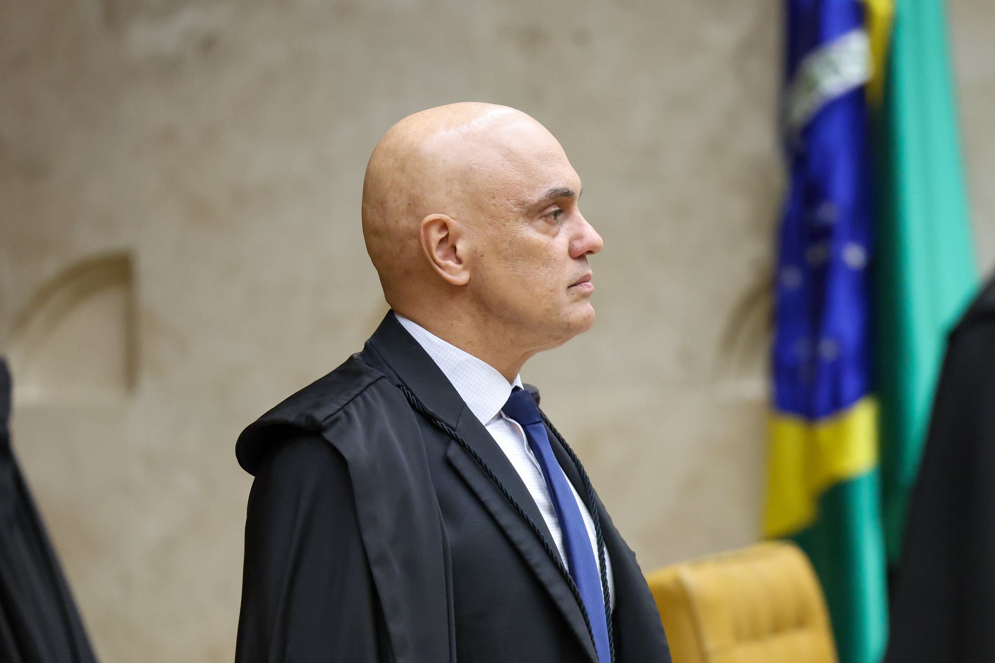 Moraes abre prazo à PGR sobre indiciamento de Flávio Bolsonaro por calúnia contra Lula
