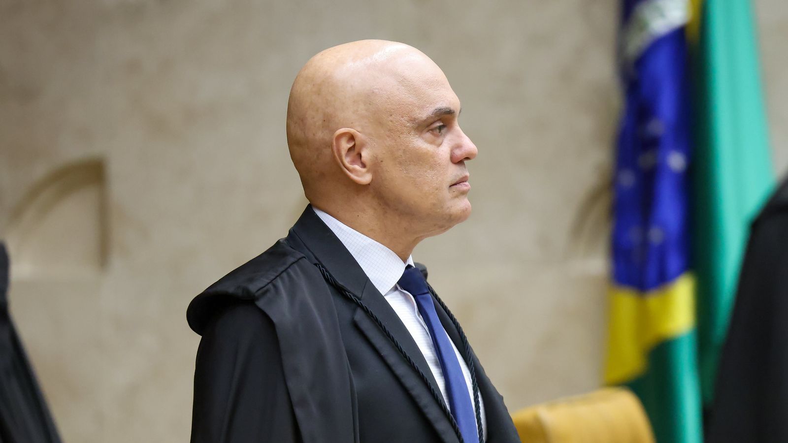 Moraes abre prazo à PGR sobre indiciamento de Flávio Bolsonaro por calúnia contra Lula