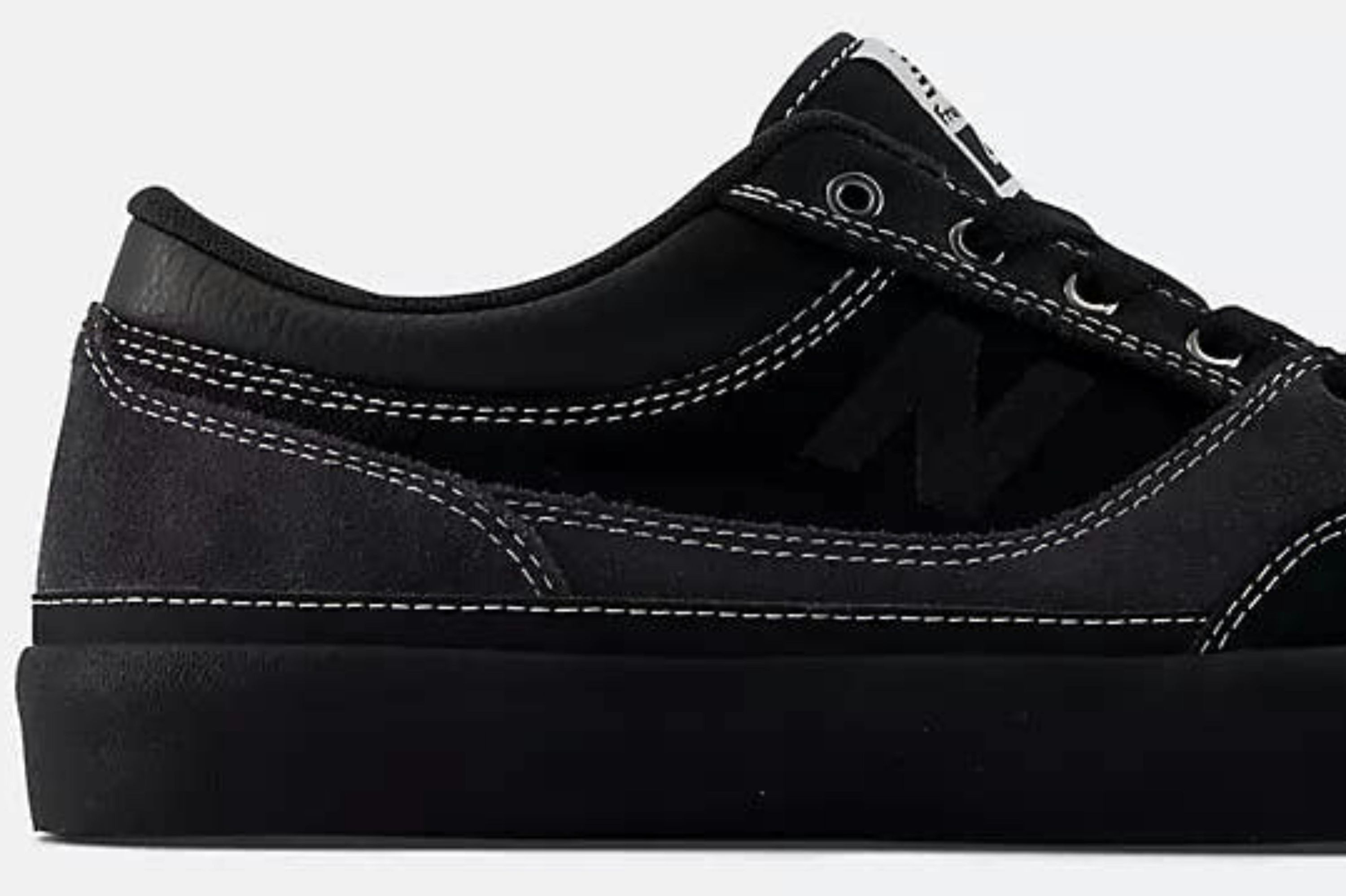 New Balance: a discrição que revoluciona o skatewear
