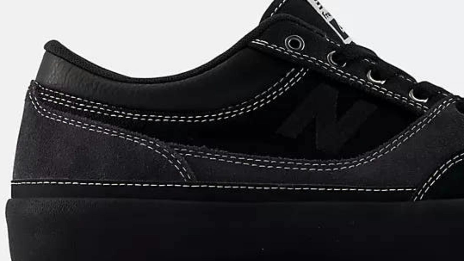 New Balance: a discrição que revoluciona o skatewear
