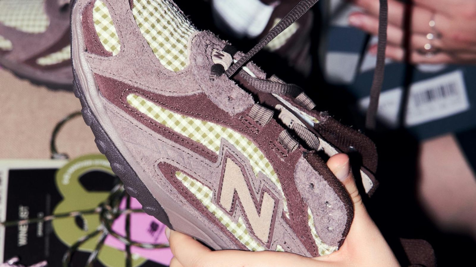 New Balance testa o luxo, um cadarço de cada vez