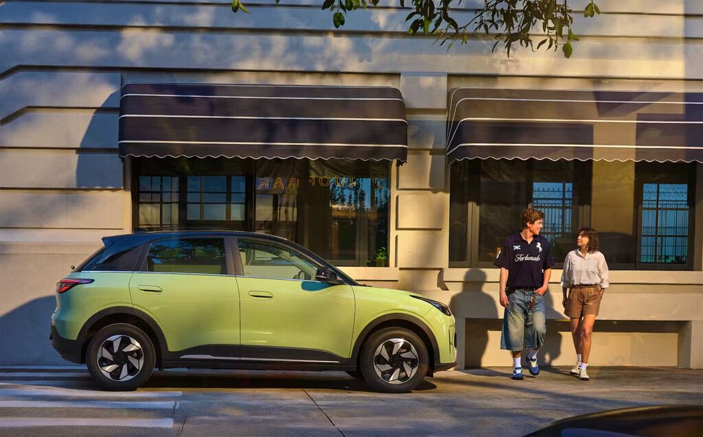 Geely prepara ofensiva com elétrico compacto para conquistar o mercado europeu