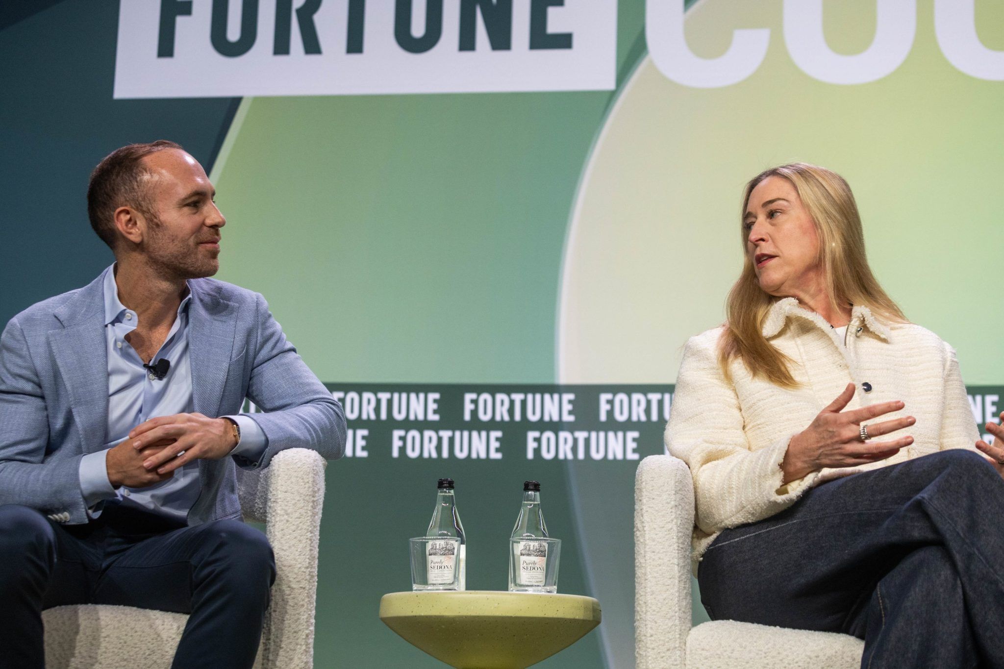 Executivos de e-commerce enfrentam exaustão crônica em meio à pressão da IA
