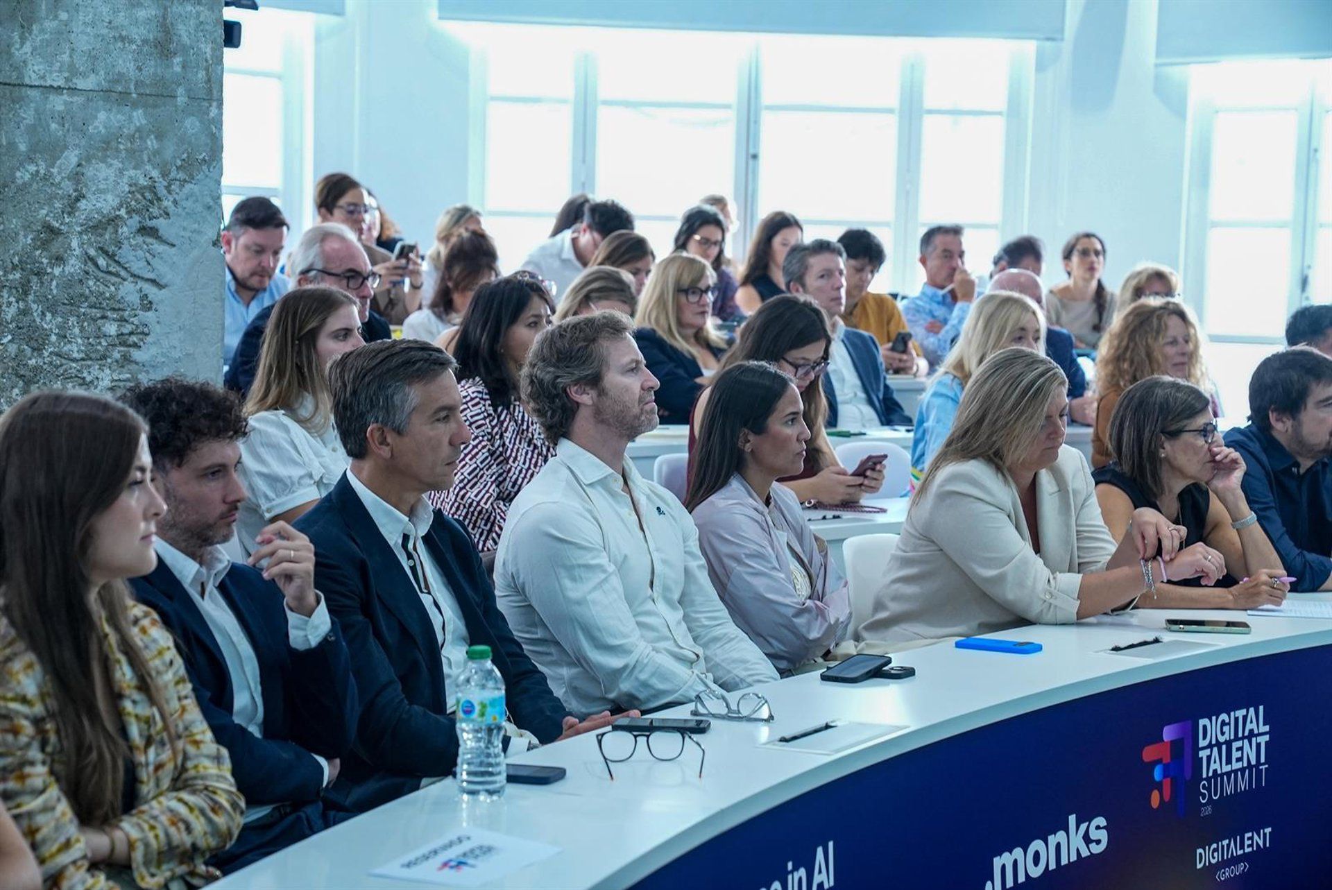 IA: 52% das empresas preveem reduzir vagas para juniores até 2026