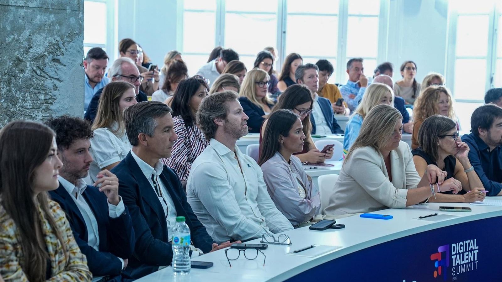 IA: 52% das empresas preveem reduzir vagas para juniores até 2026